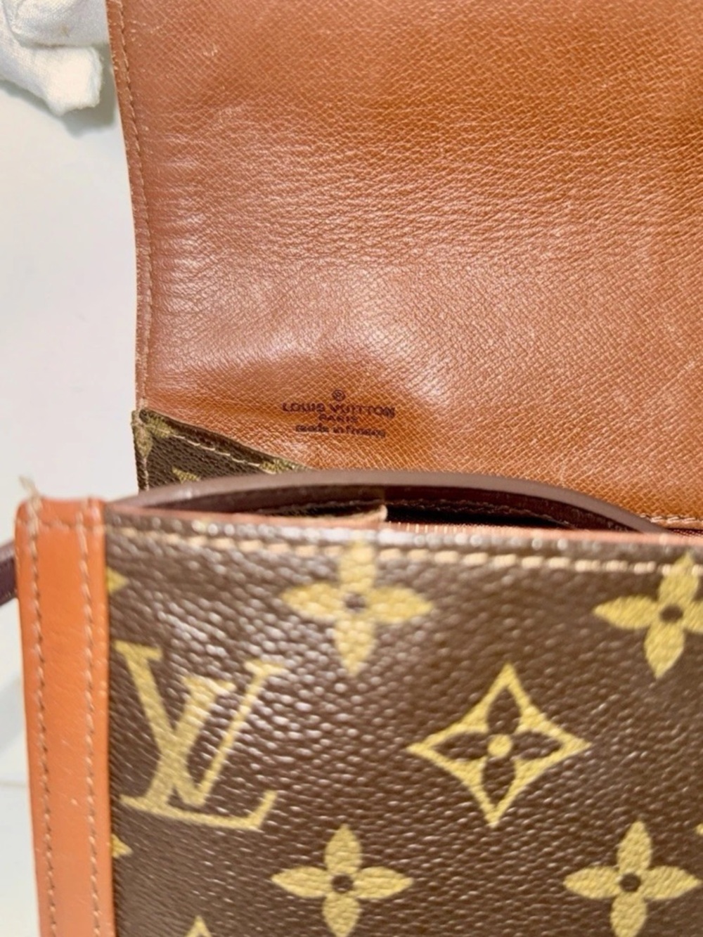 LOUIS VUITTON Monogram Dame Crossbody - Picture 11 of 13